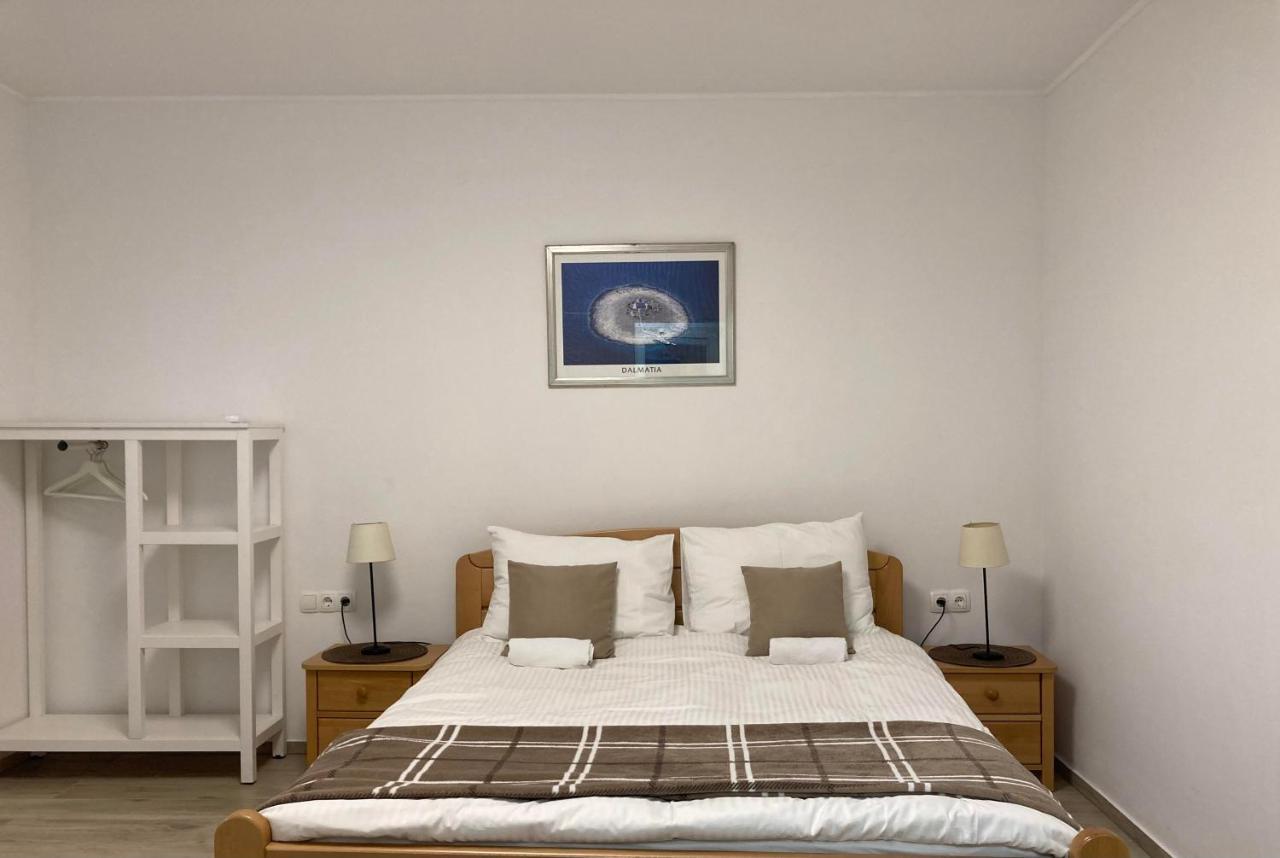 Apartments Casa di Giorgio Jelsa  Esterno foto
